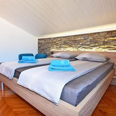 Apartment Leona