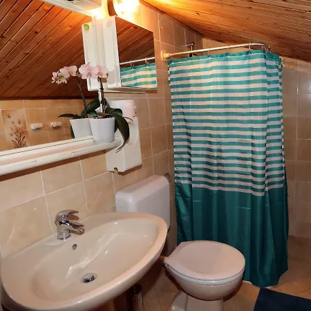 Апартаменты Leona