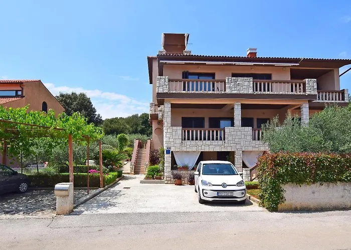 Leona アパート *