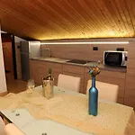 Leona Apartamento Pula